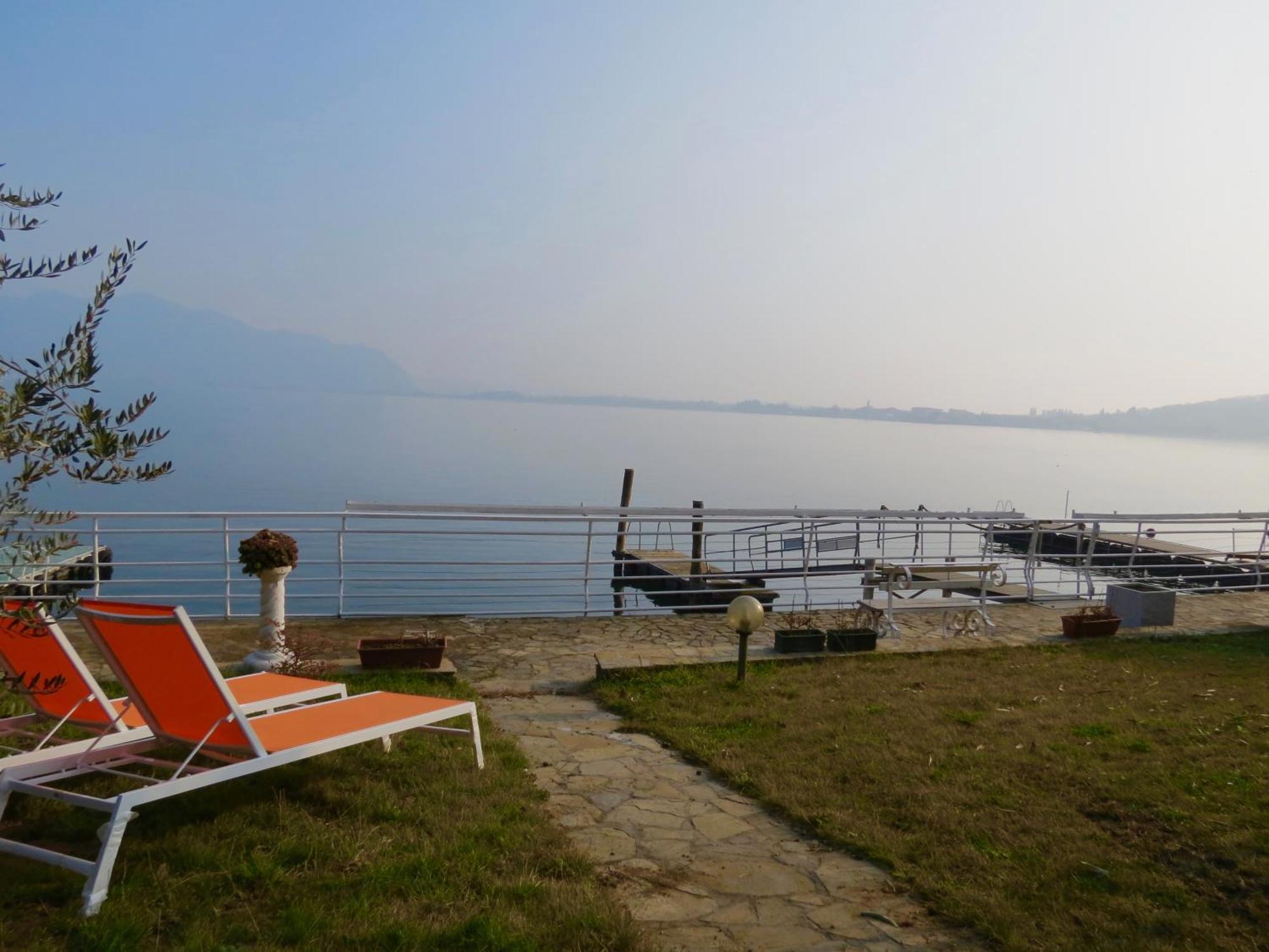Villa Anastasye Your Lakefront Vacation Rental Predore Exterior photo