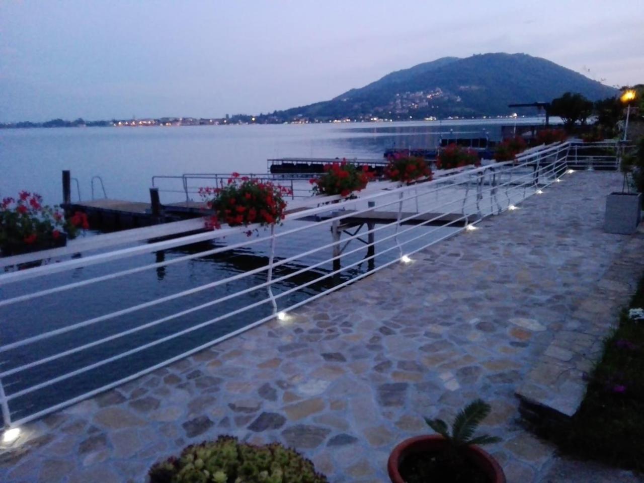 Villa Anastasye Your Lakefront Vacation Rental Predore Exterior photo