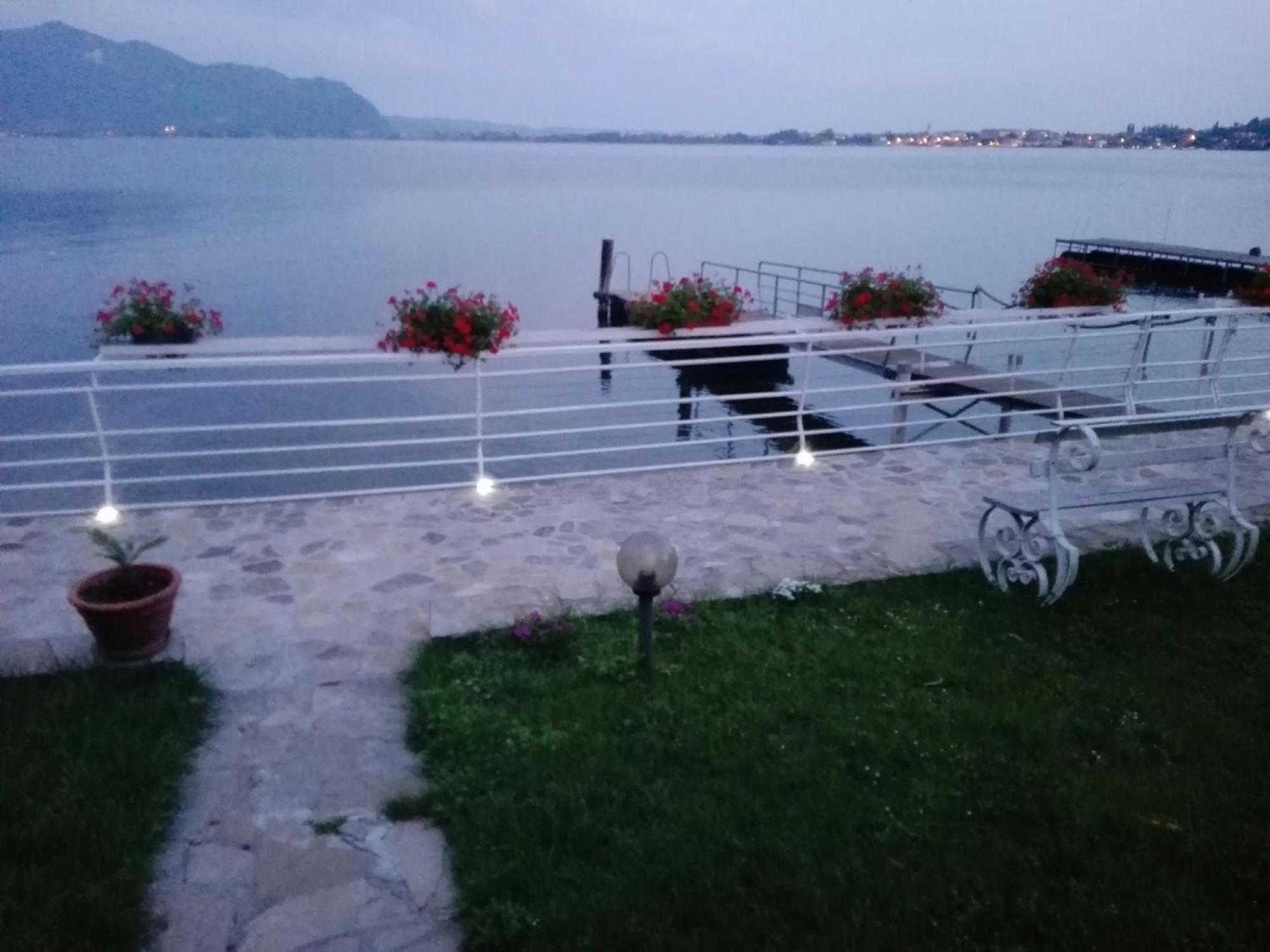 Villa Anastasye Your Lakefront Vacation Rental Predore Exterior photo