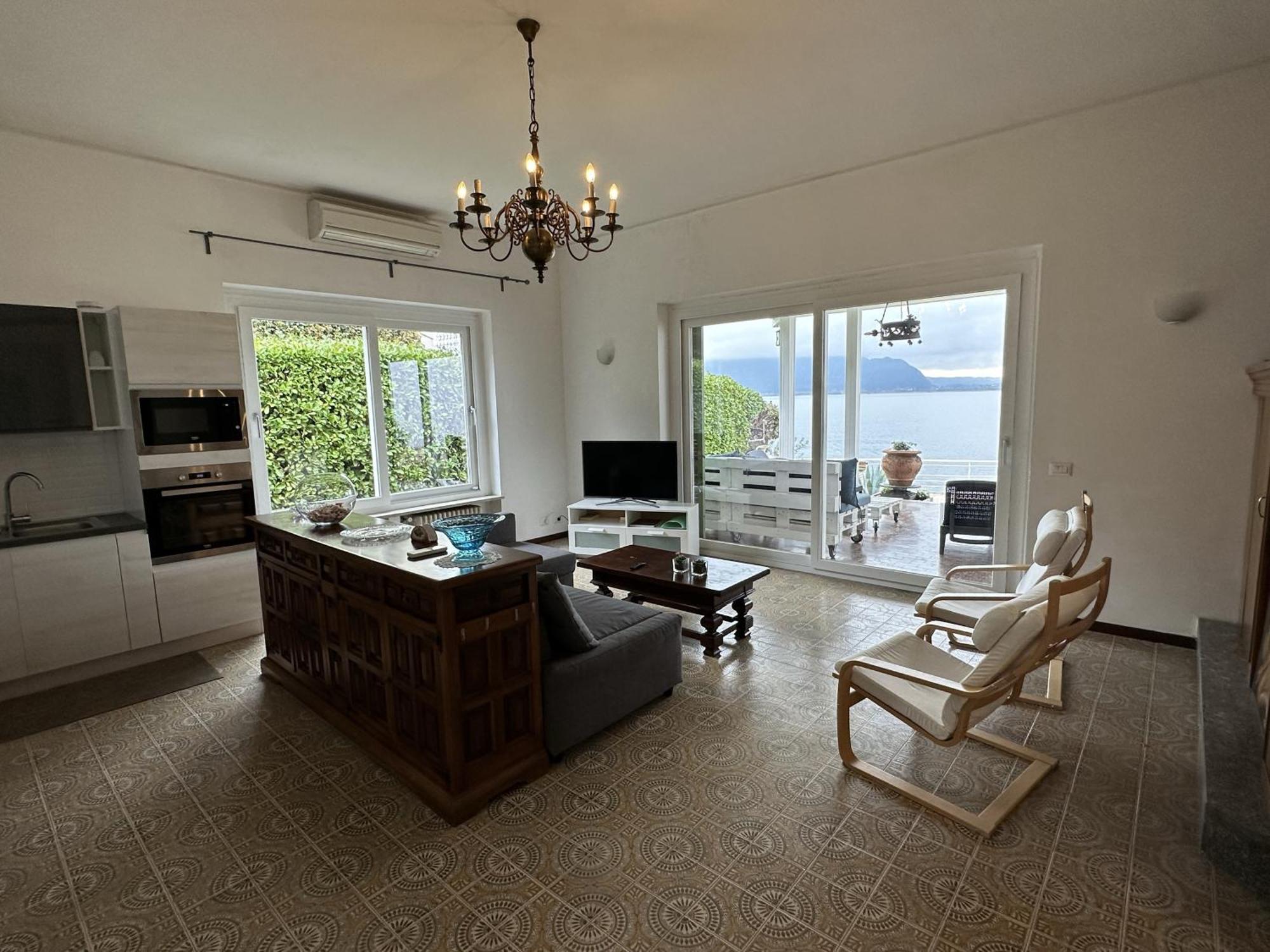 Villa Anastasye Your Lakefront Vacation Rental Predore Exterior photo