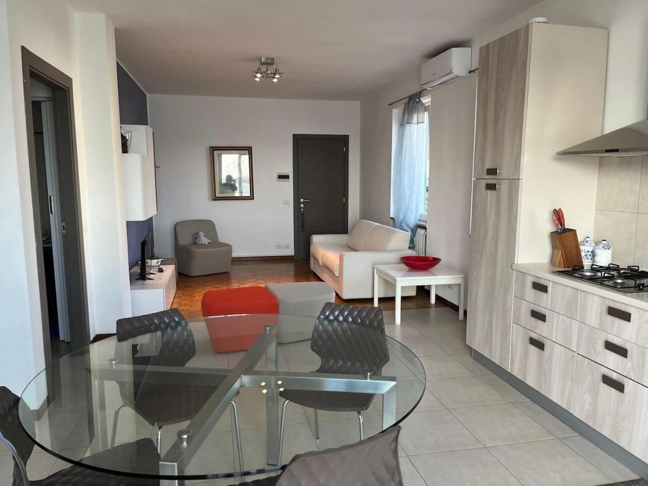 Villa Anastasye Your Lakefront Vacation Rental Predore Room photo