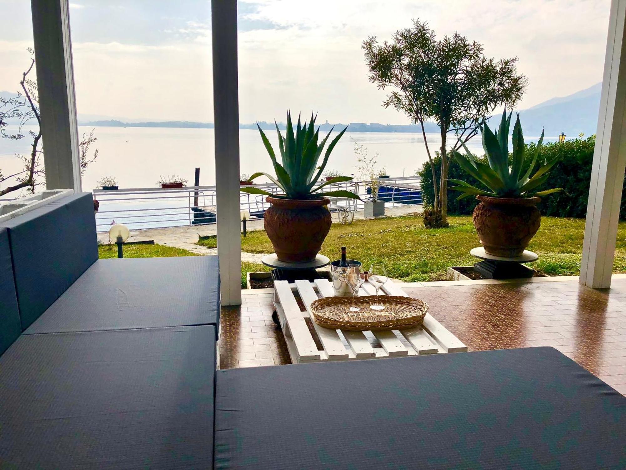 Villa Anastasye Your Lakefront Vacation Rental Predore Room photo