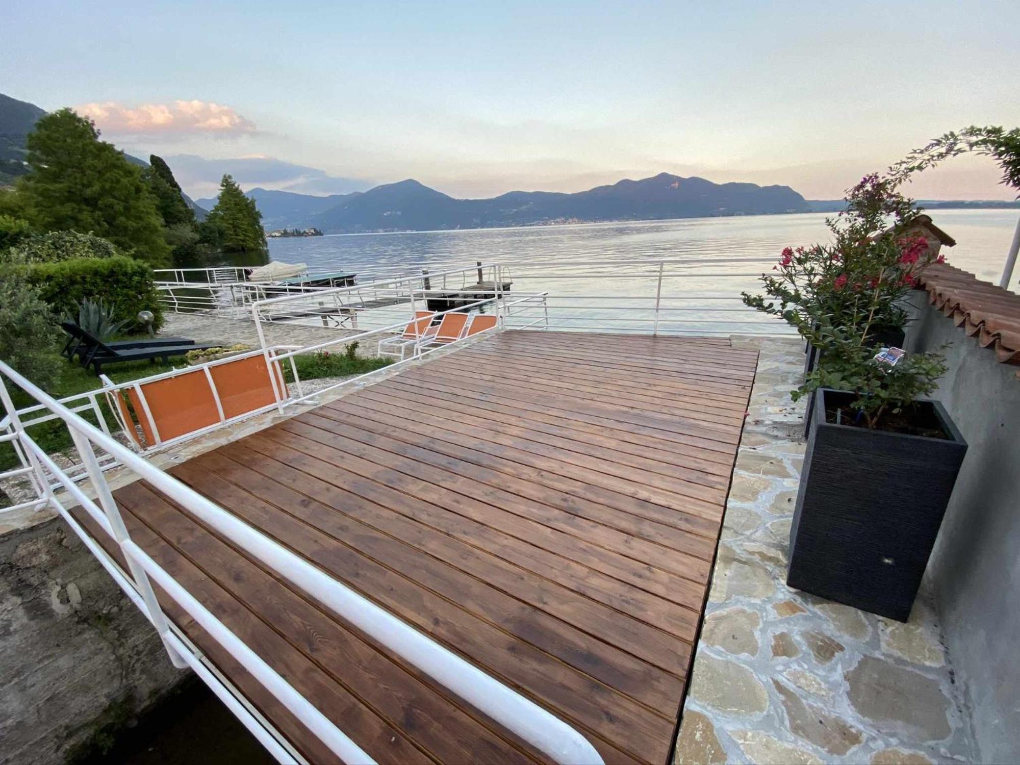 Villa Anastasye Your Lakefront Vacation Rental Predore Room photo